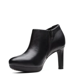 Clarks Pumps & Heels|Women's , Ambyr Hope Shootie Black