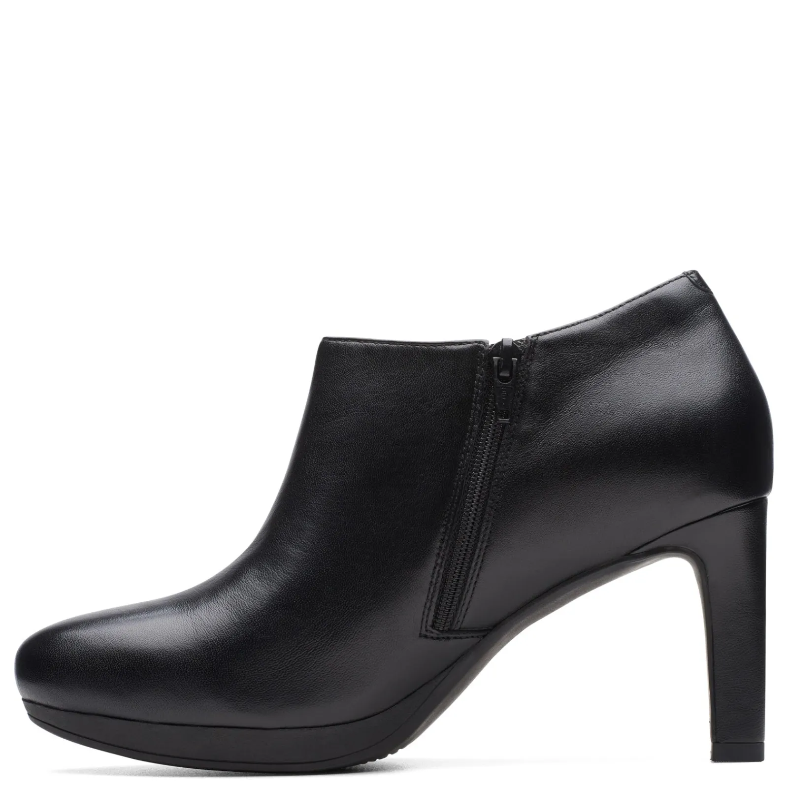 Clarks Pumps & Heels|Women's , Ambyr Hope Shootie Black