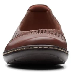 Clarks Flats|Women's , Cora Iris Slip-On Dark Tan Leather
