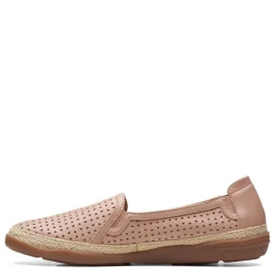 Clarks Loafers|Women's , Elaina Ruby Slip-On Warm Beige