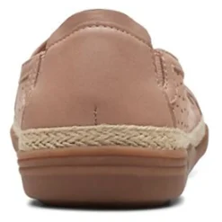 Clarks Loafers|Women's , Elaina Ruby Slip-On Warm Beige