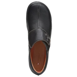 Clarks Slip-On Shoes|Women's , Un Loop Ave Slip-On Black