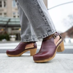 Dansko Pumps & Heels|Women's , Sassy Clog Cordovan