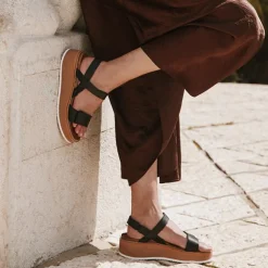 Naot Sandals|Women's , Meringue Sandal Black