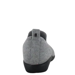 Naot Slip-On Shoes|Women's , Nuku Slip-On Gray/Black