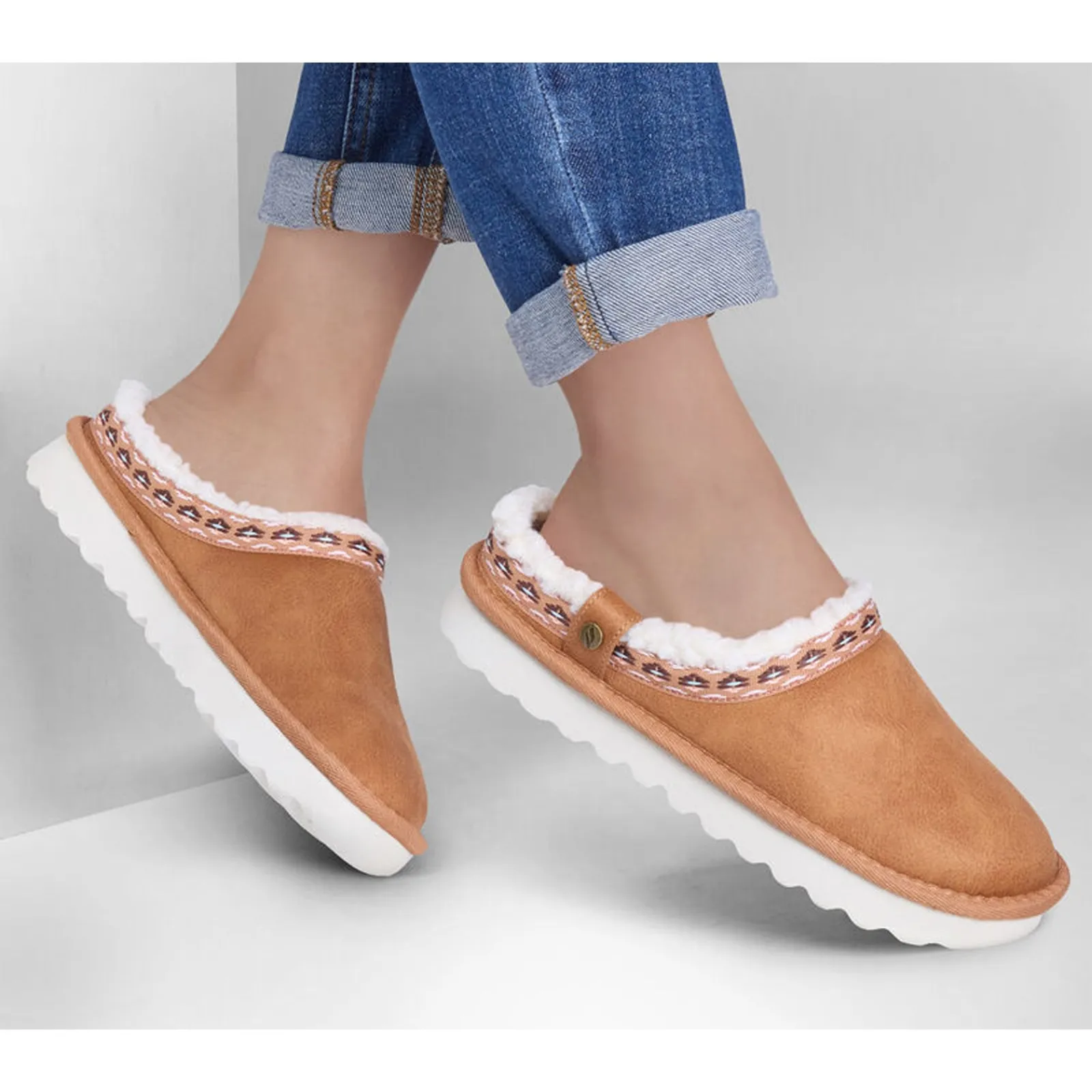 Skechers Slippers|Women's , Cozy Up - Idlewild Clog Tan