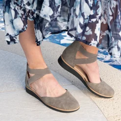 SOUL Naturalizer Sandals|Women's , Intro Slip-On Grey