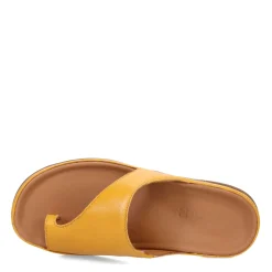 Strive Sandals|Women's , Capri 2 Sandal Honey