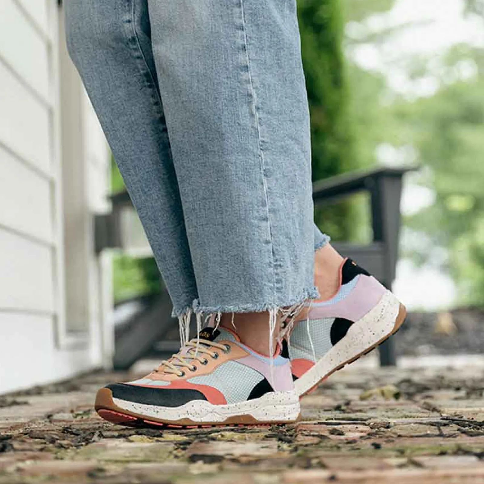 Taos Sneakers & Athletic|Women's , Super Hiker Sneaker Retro Multi